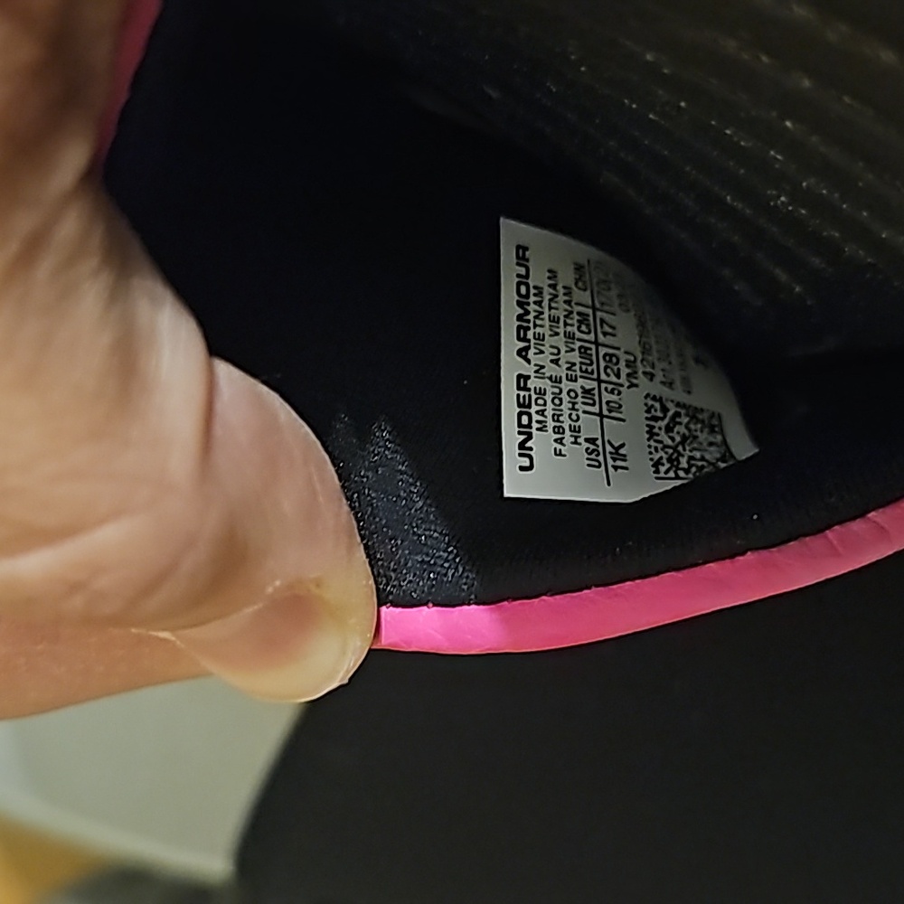 Toddler girls Under Armour pink slide on sandals 👡 - Picture 5 of 5